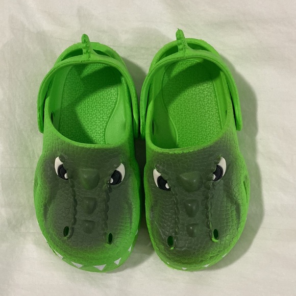 Cute Croc crocs 😜🐊 - Picture 2 of 6